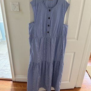Pretty summer dress from Everlane